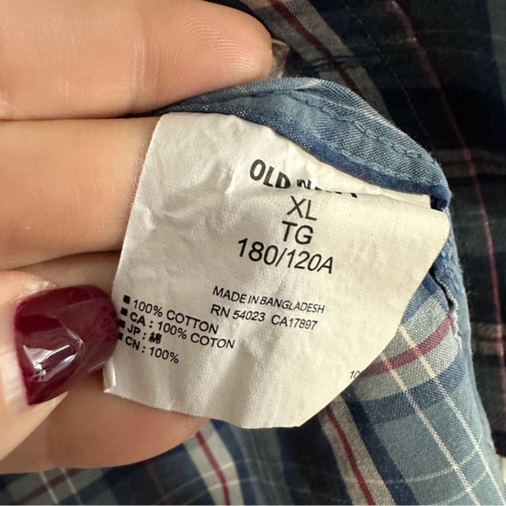 Old Navy Casual Button Down Shirt in Plaid Slim Fit Size XL EUC - Picture 4 of 5